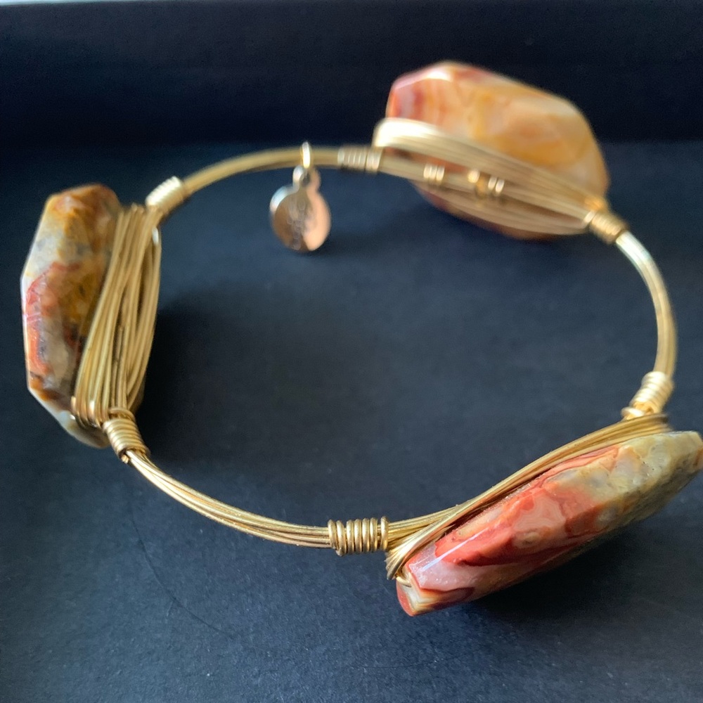 New bracelet gold with stones